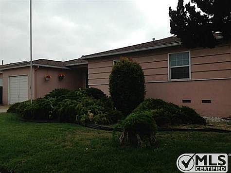 1st image of 2918 E Division St