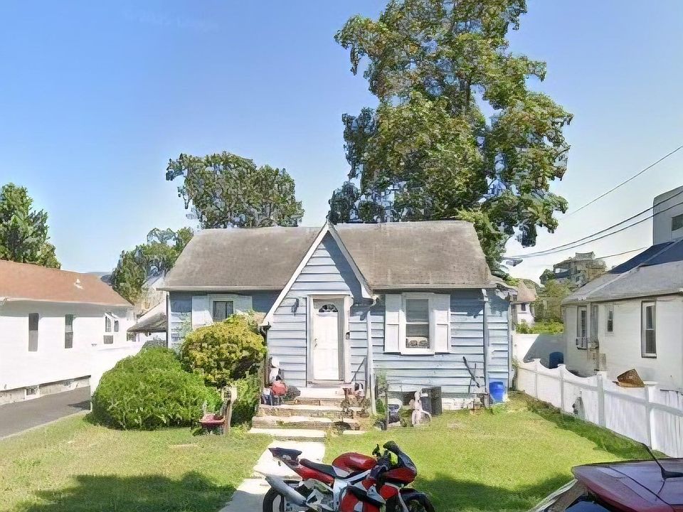 1st image of 40 Leroy Place