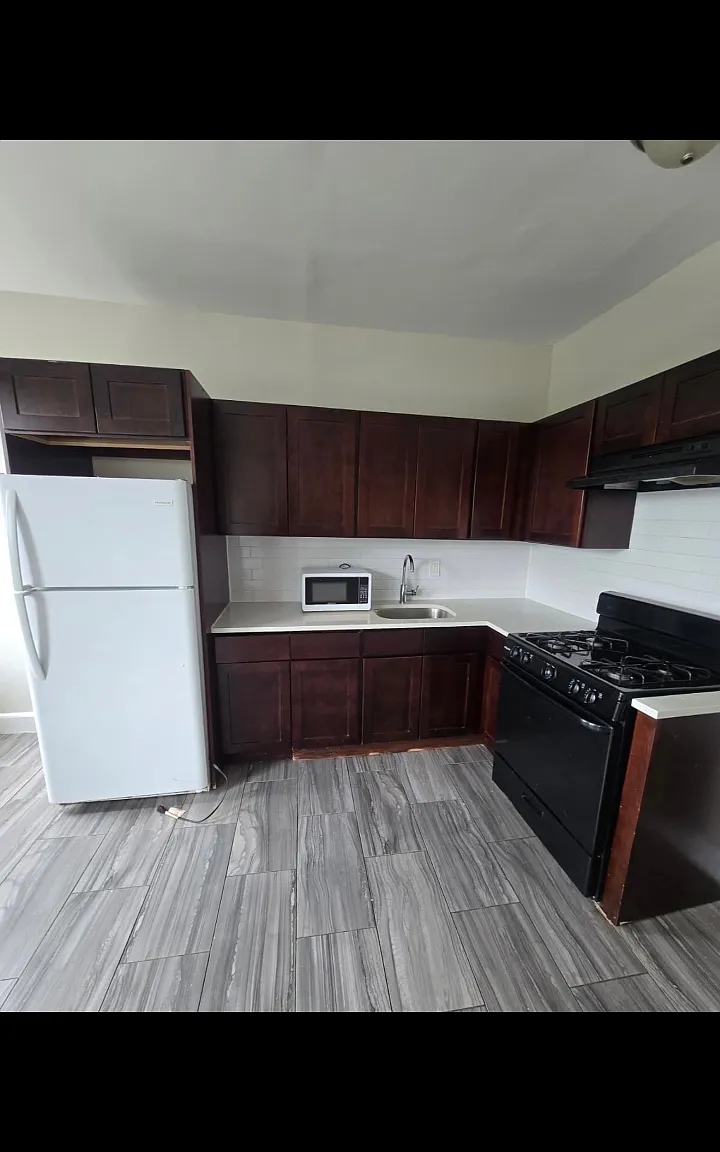 2 bed, $1,800 — Photo 2