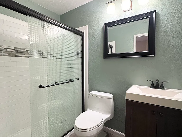 Private ensuite bathroom off bedroom 1