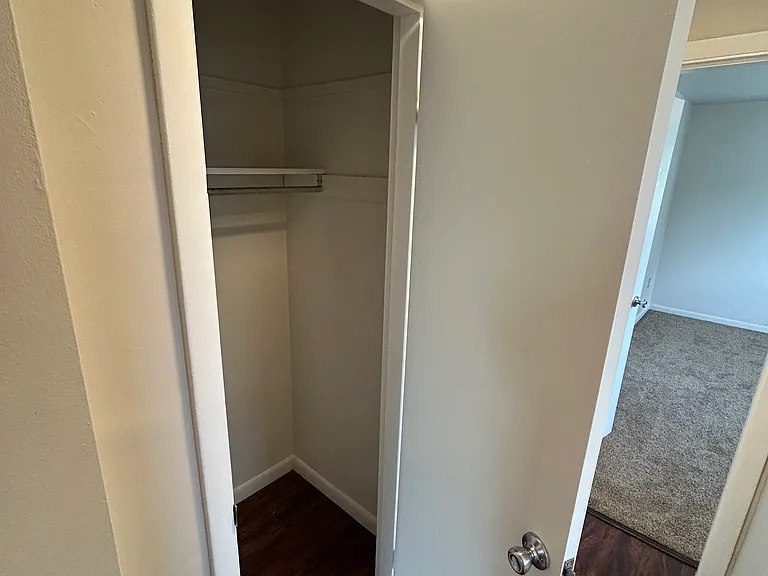 846 Youngs Ln #6 — Photo 7