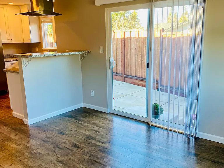 1522 Merritt Ln #A — Photo 9