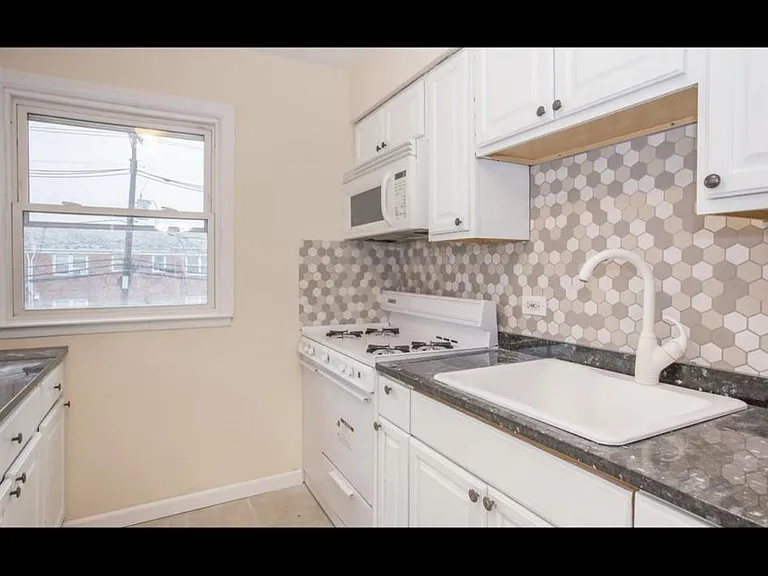 60 Sycamore Rd #2 — Photo 2