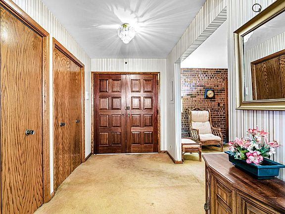 5th image of 129 S Spruce Ave APT 108