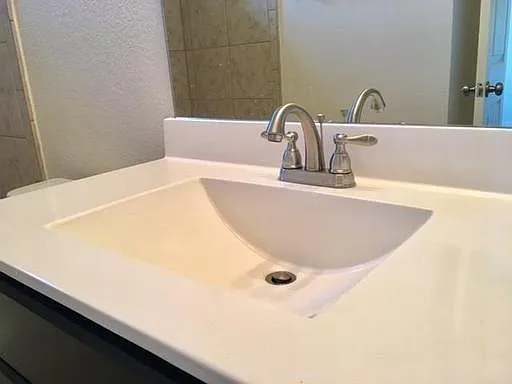 2216 Creekside Ln — Photo 5