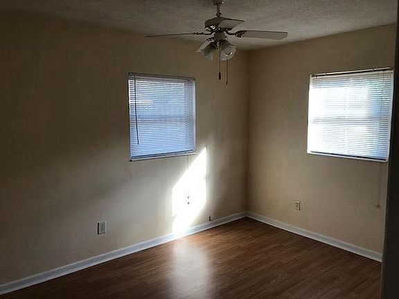 5th image of 1402 Palm Dr