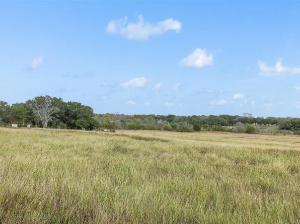 1 County Road 291, Shiner, TX 77984