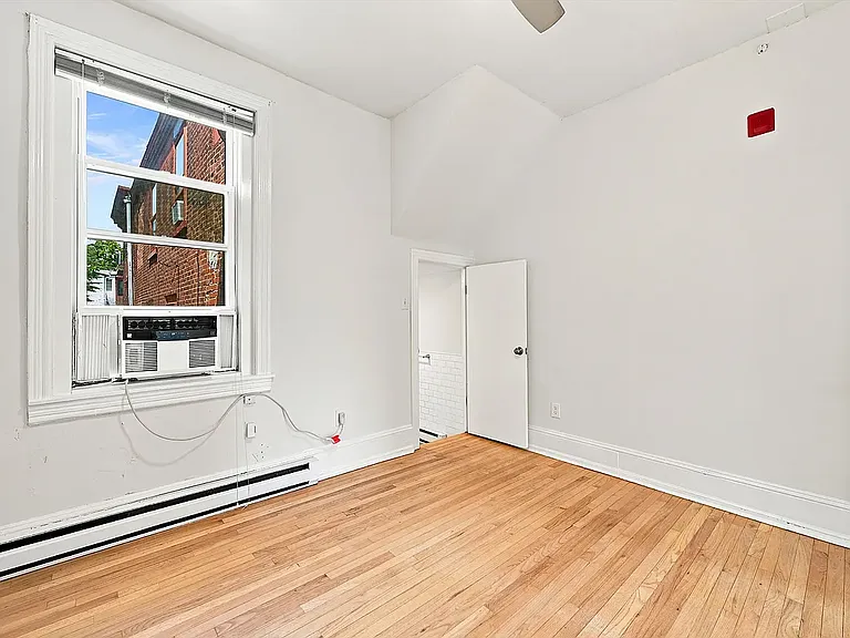 2107 Green St #2FF — Photo 6