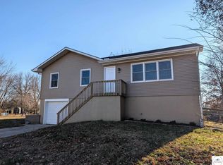 604 W Pecan Dr, Clinton, MO 64735