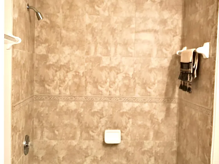 6953 Regina Dr — Photo 7