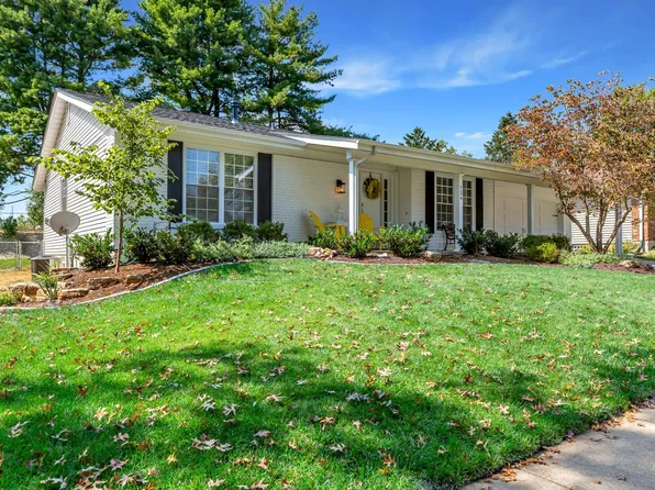 756 Foxwick Dr, Ballwin, MO 63011