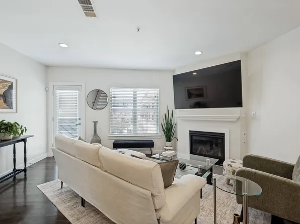 3922 Gilbert Ave APT 214, Dallas, TX 75219