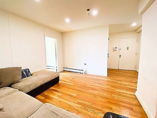 5th image of 234 E 3rd St #4J