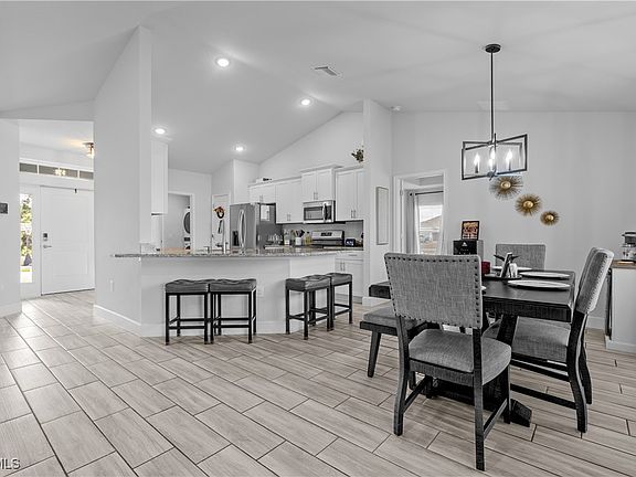 4th image of 2021 NE 36th Terrace Cpe