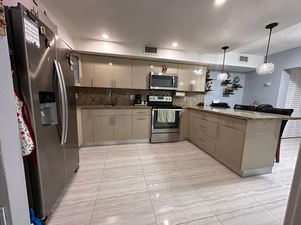 10992 SW 4th Street #k1, Miami, FL 33174