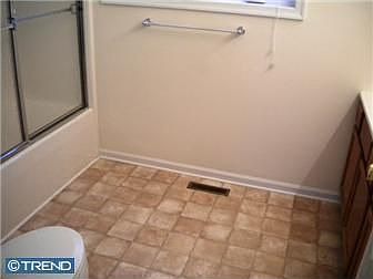 5th image of 313 Milford Ave