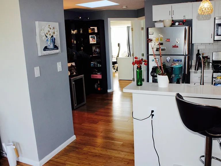 324 W 3rd St #2 — Photo 7