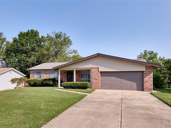 4111 Lockport Dr, Bridgeton, MO 63044