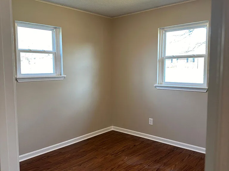 410 Savannah Ave — Photo 18