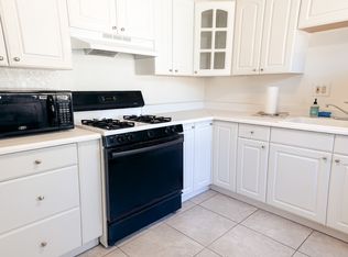 9833 Shoshone Ave, Northridge, CA 91325