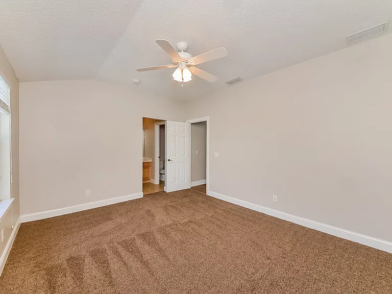 204 Aberdeen Pond Dr — Photo 12