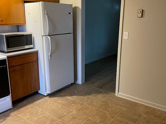 5th image of 4614 W Garver Dr