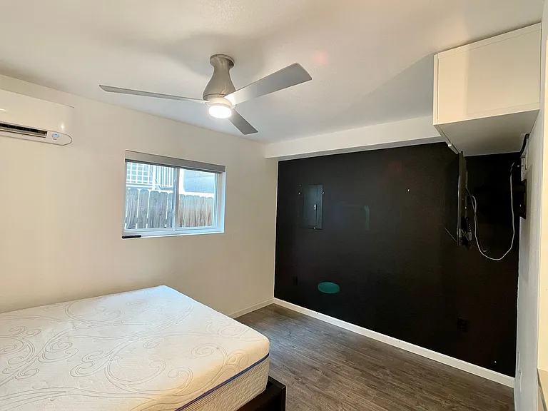 2220 Leon St #103 — Photo 3