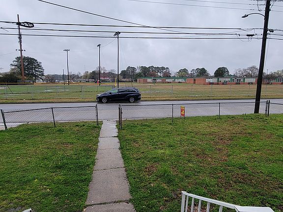 3rd image of 3417 Sunnyside Dr
