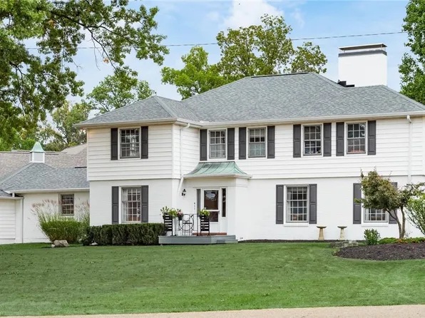 411 Coventry Cir, Zanesville, OH 43701