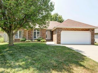 203 N Westminster Dr, Nixa, MO 65714