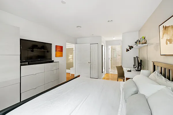 Sold by Compass | media 10