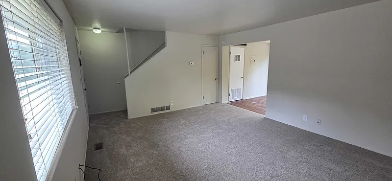 2 bed, 1.0 bath, 1100 sqft, $1,299 — Photo 2
