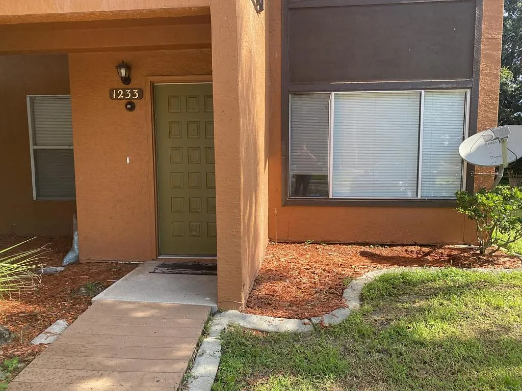 Building Photo - 1233 Sago Palms Ct