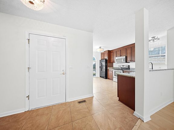 3rd image of 1025 Bradford Ridge Ln