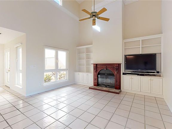 2nd image of 1444 Saint Davids Ln