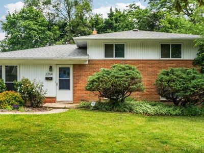 2204 Walter Dr, Ann Arbor, MI, 48103