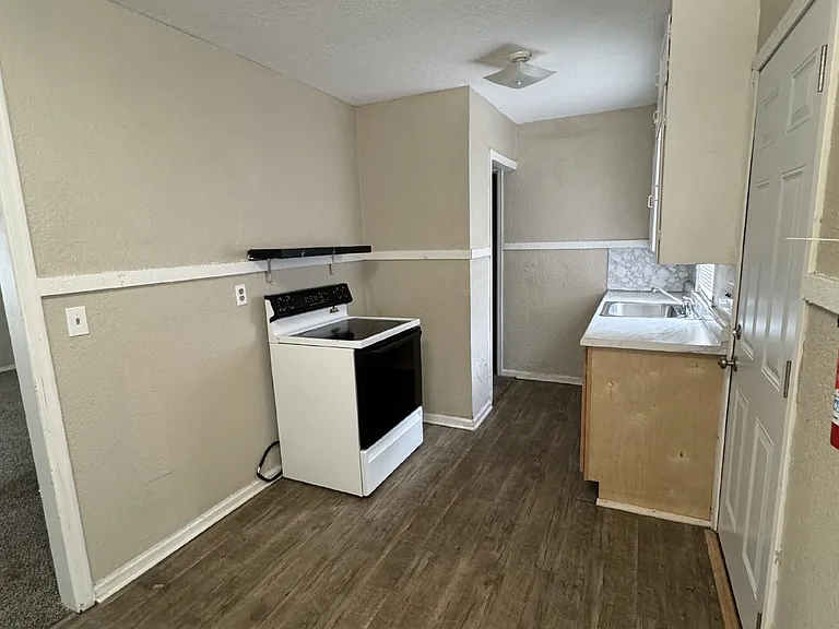 828 S Water St #1 — Photo 6