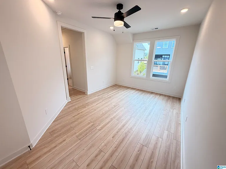 4739 Silas Ave — Photo 9
