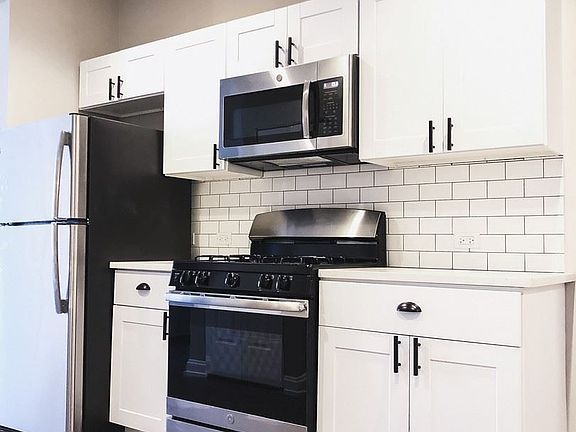 4th image of 1724 N Talman Ave #8497291