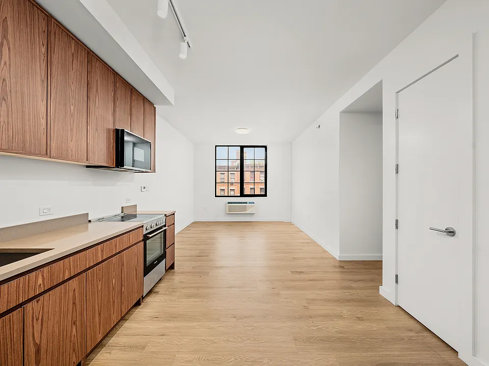 40 Bruckner Blvd #D809