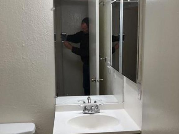 4th image of 4162 Estrella Ave #1