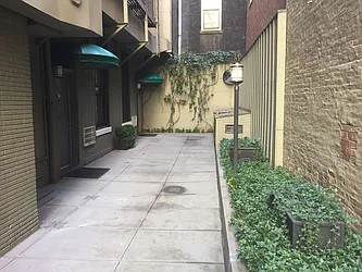 Rented by Metropolis Real Estate of Manhattan