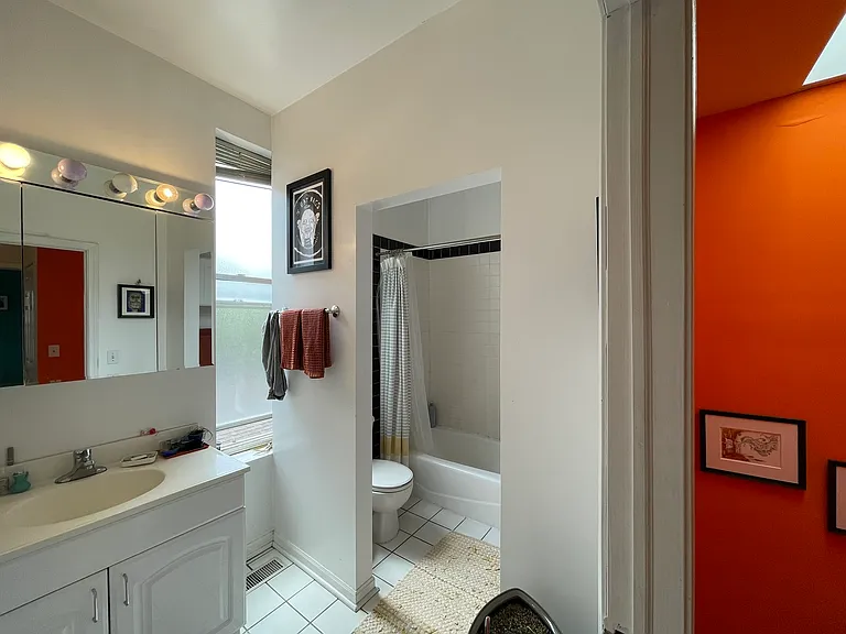 1451 W Huron St #CH — Photo 37