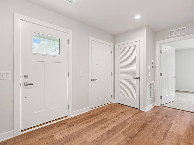 1103 Wilkinson Ln — Photo 5