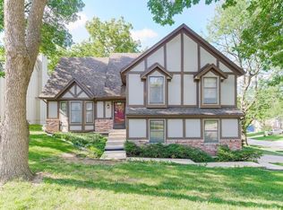 7300 W 114th Ter, Overland Park, KS 66210