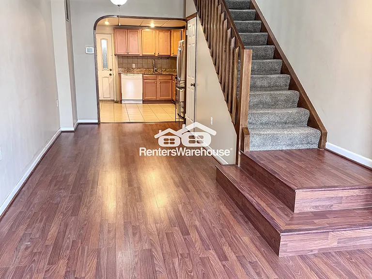 1516 Clarkson St — Photo 3