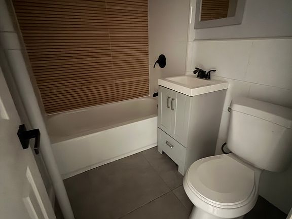 4th image of 122 Corbin Ave #404D