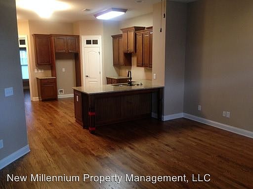 4th image of 2889 Boone Dr