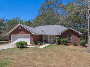 117 Meadowood St, Petal, MS 39465