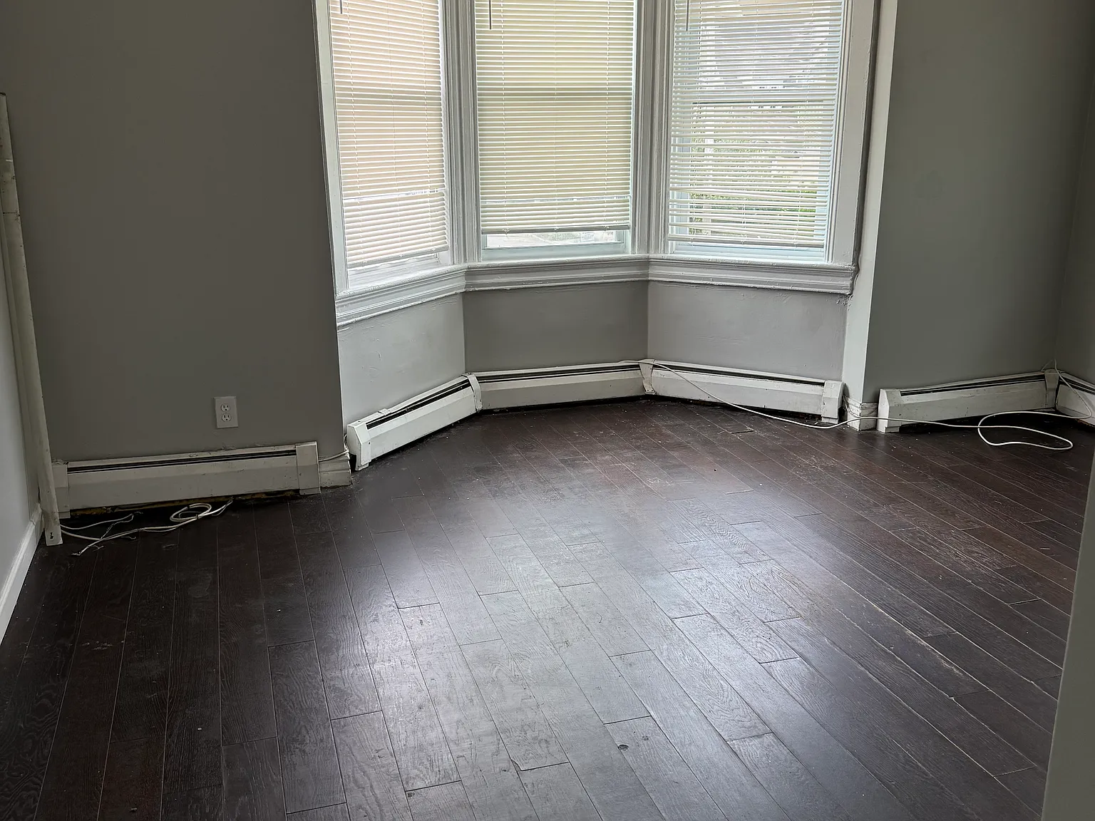 3 bed, 1150 sqft, $2,095 — Photo 1